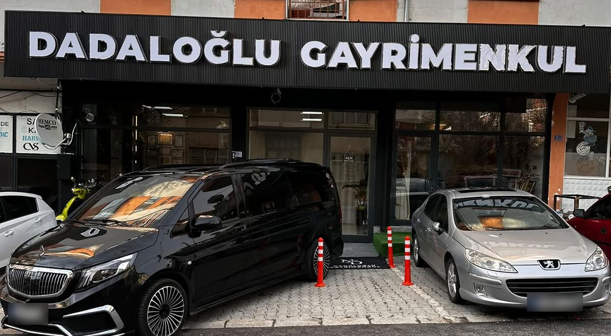 Dadaloğlu Gayrimenkul ofis cephesi